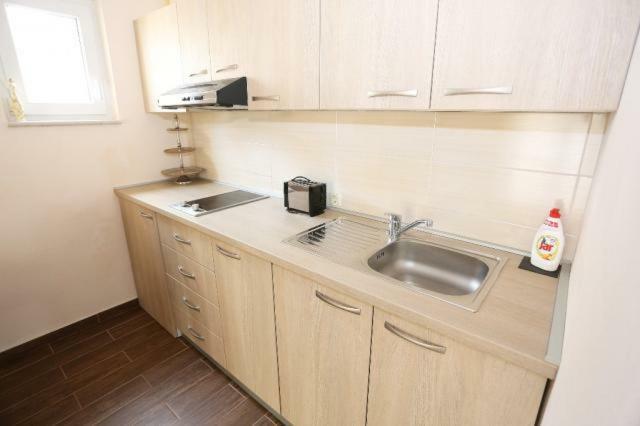 Apartmani Lili Sukošan Εξωτερικό φωτογραφία
