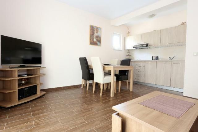 Apartmani Lili Sukošan Εξωτερικό φωτογραφία