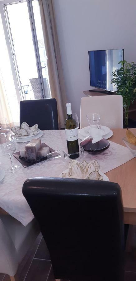 Apartmani Lili Sukošan Εξωτερικό φωτογραφία