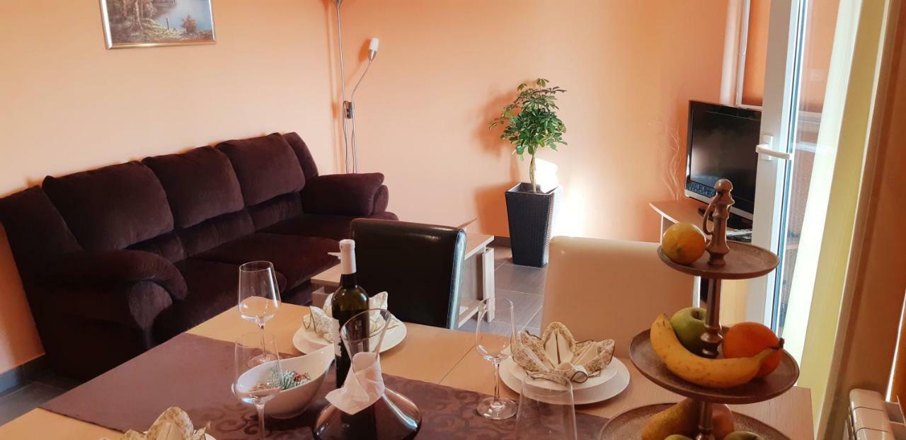 Apartmani Lili Sukošan Εξωτερικό φωτογραφία