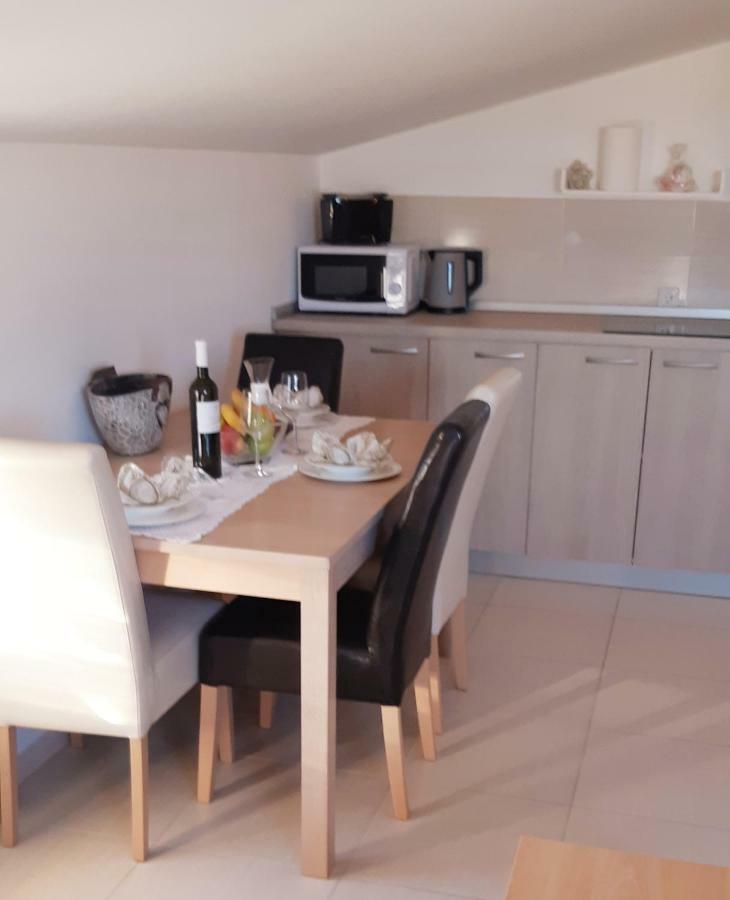 Apartmani Lili Sukošan Εξωτερικό φωτογραφία