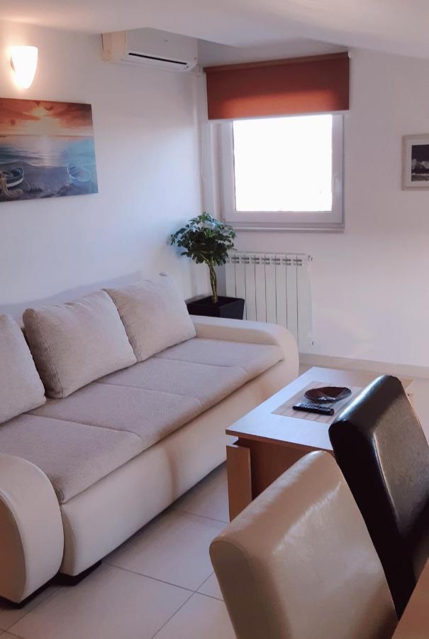 Apartmani Lili Sukošan Εξωτερικό φωτογραφία